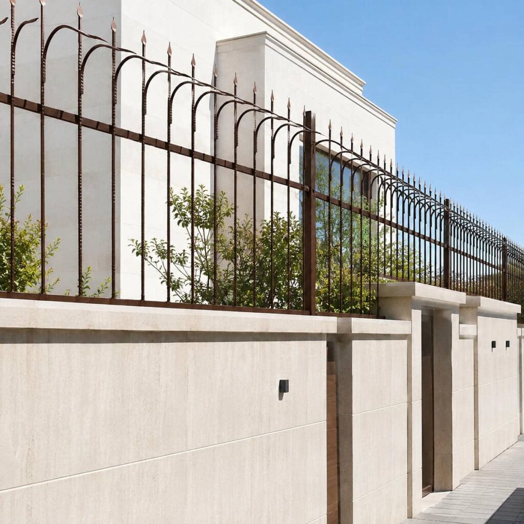 نرده دیوار حیاط در نمونه اجرای سفارشی