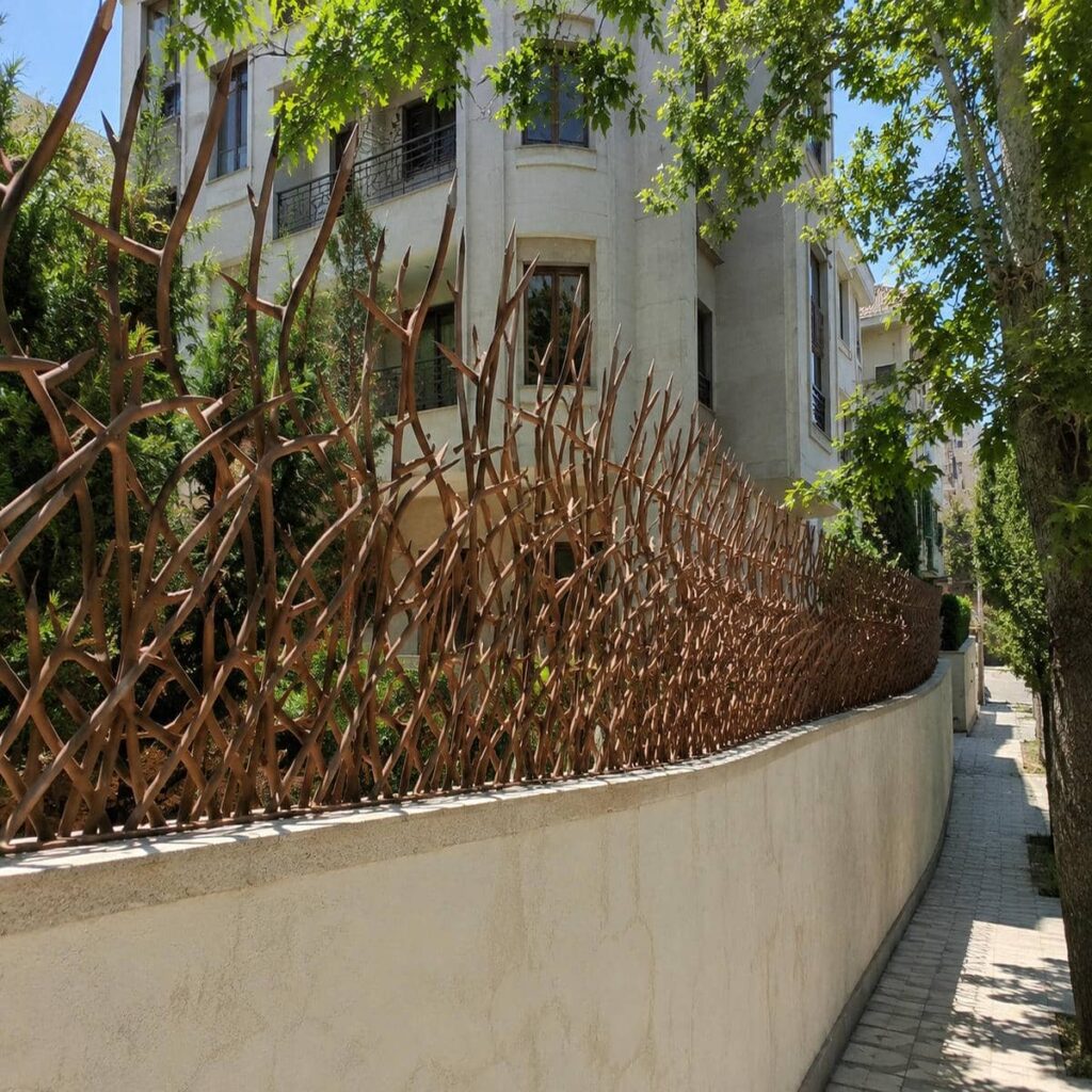 حفاظ شاخ گوزنی مناسب دیوار باغ حفاظ شاخ گوزنی مناسب دیوار باغ