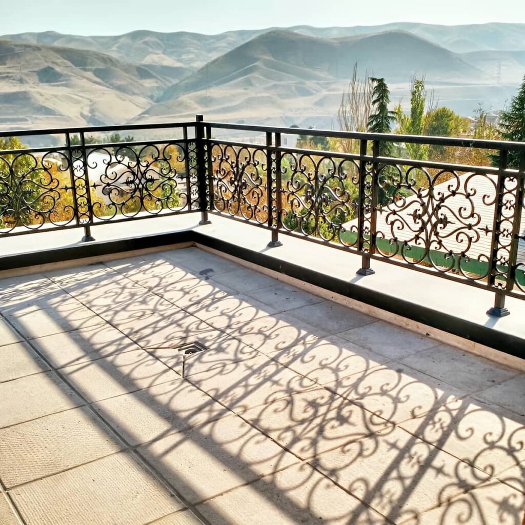 نرده مدرن بالکن با ابعاد اختصاصی