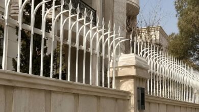 حفاظ فلزی دیوار با ساختار ساده منظم