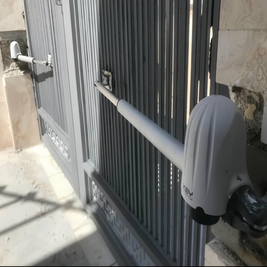 جک درب پارکینگ با بازوی نقره ای