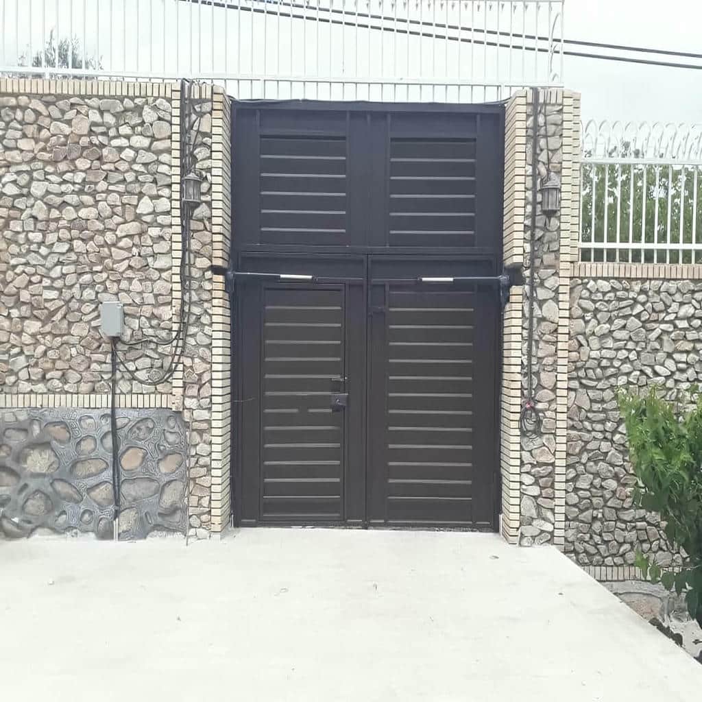 جک درب پارکینگ برای ورودی دو لنگه