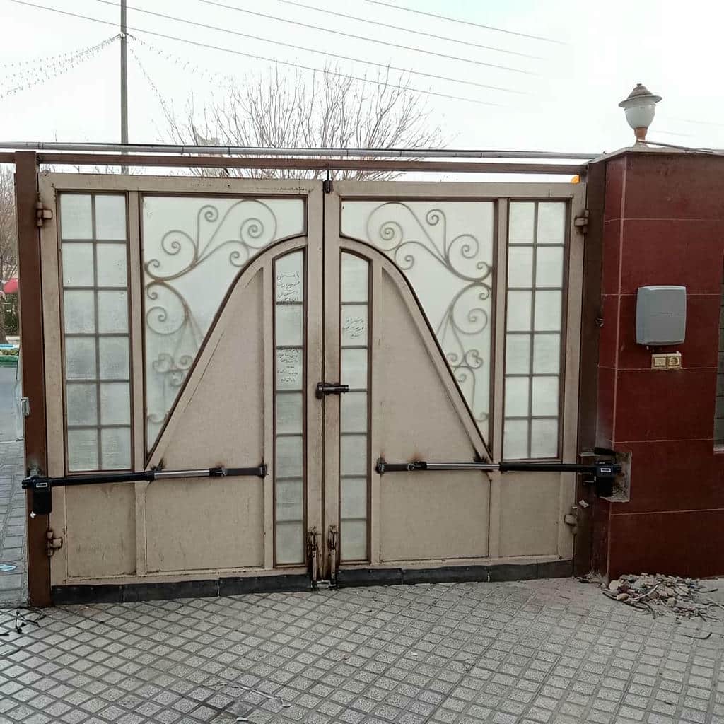 جک درب پارکینگ در قم برای پارکینگ مسکونی