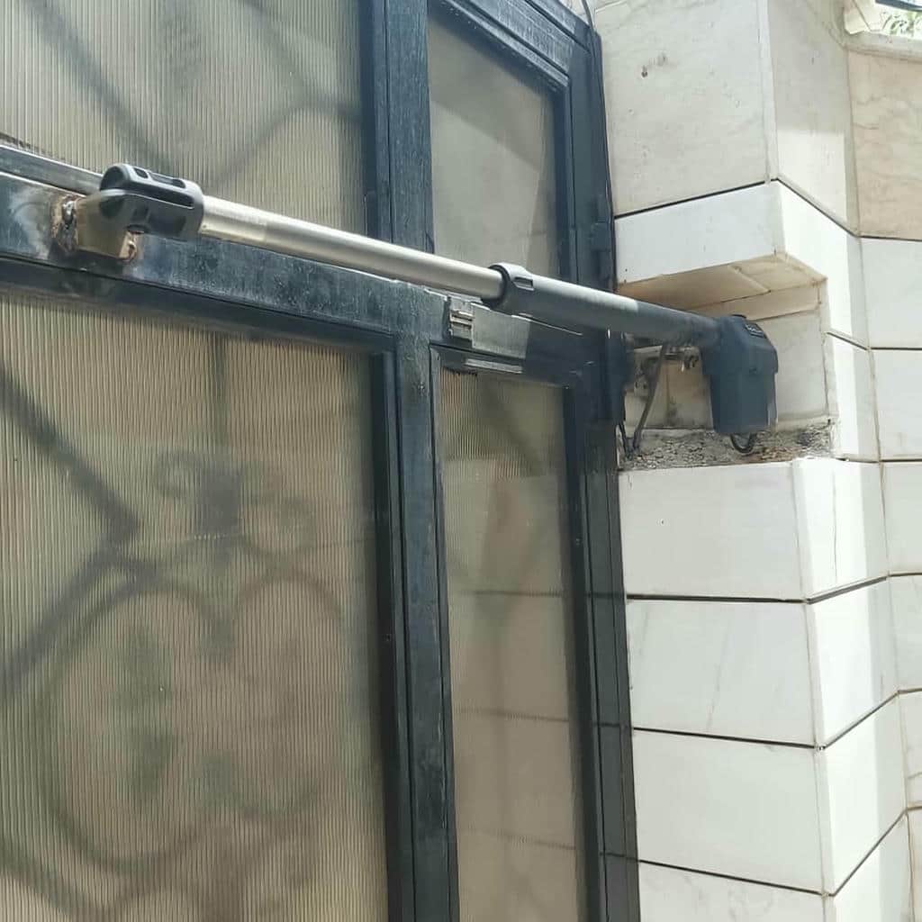 جک درب پارکینگ نصب شده در قزوین نمای روبرو جک درب پارکینگ نصب شده در قزوین نمای روبرو
