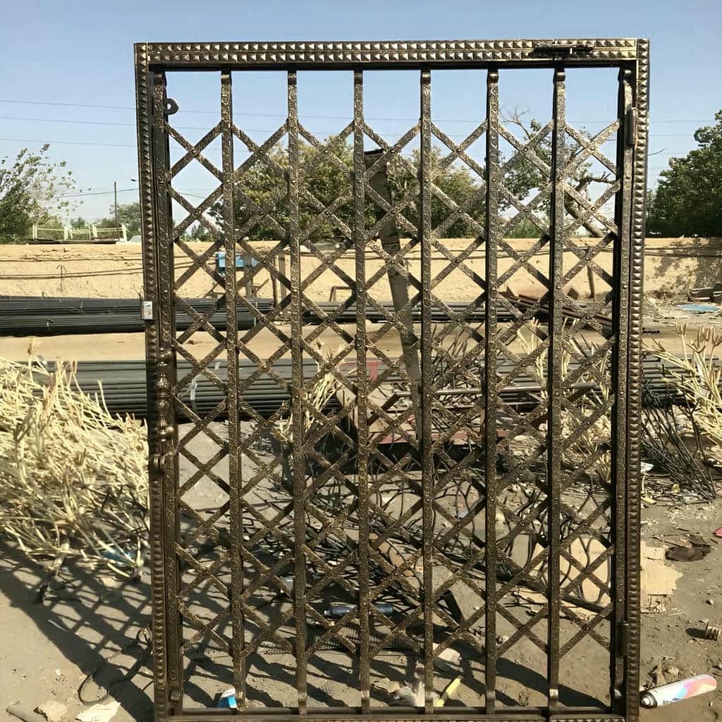 حفاظ آکاردئونی با شبکه لوزی و قاب فلزی
