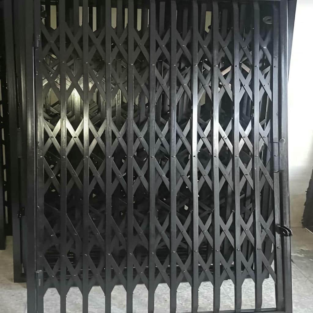 حفاظ درب آکاردئونی با قفل مرکزی در استان تهران