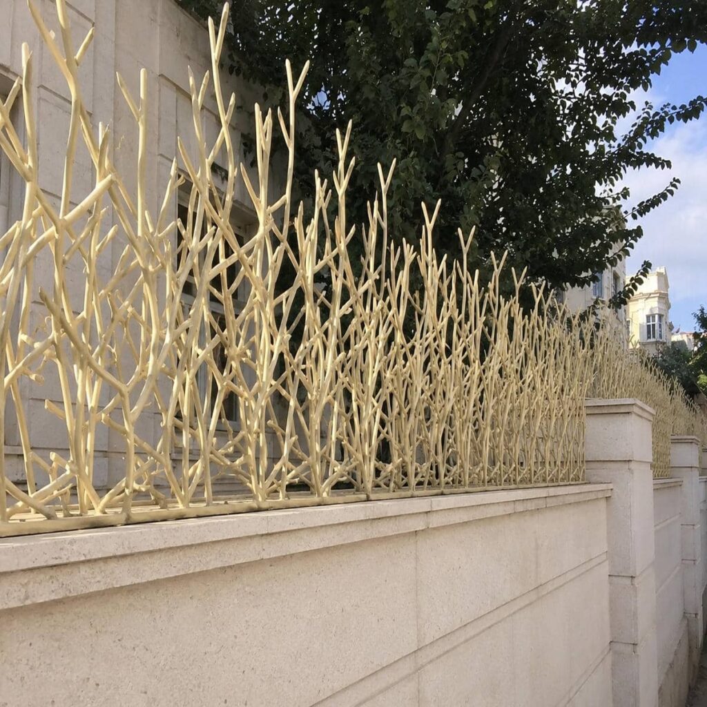 حفاظ دیوار شاخ گوزنی برای محوطه در شیراز