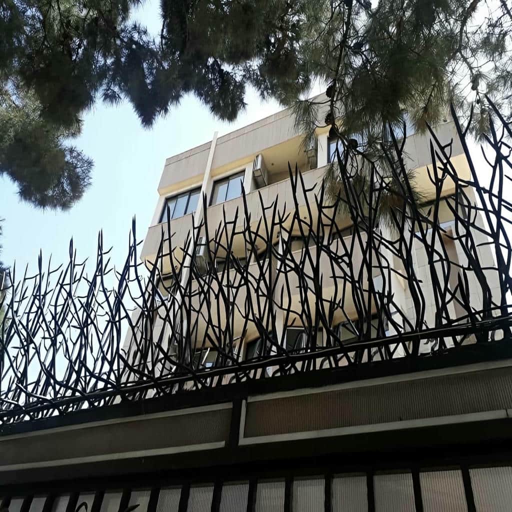 حفاظ دیوار شاخ گوزنی فلزی در ارومیه