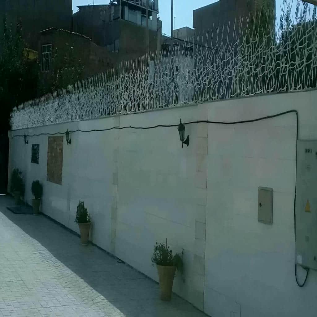 حفاظ دیوار شاخ گوزنی فلزی در استان همدان