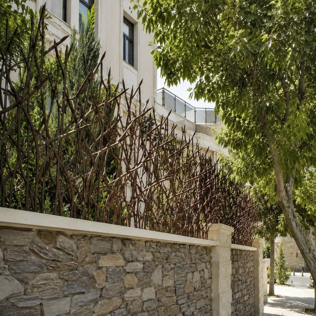 حفاظ دیوار هماهنگ با نمای مدرن در استان خوزستان حفاظ دیوار هماهنگ با نمای مدرن در استان خوزستان