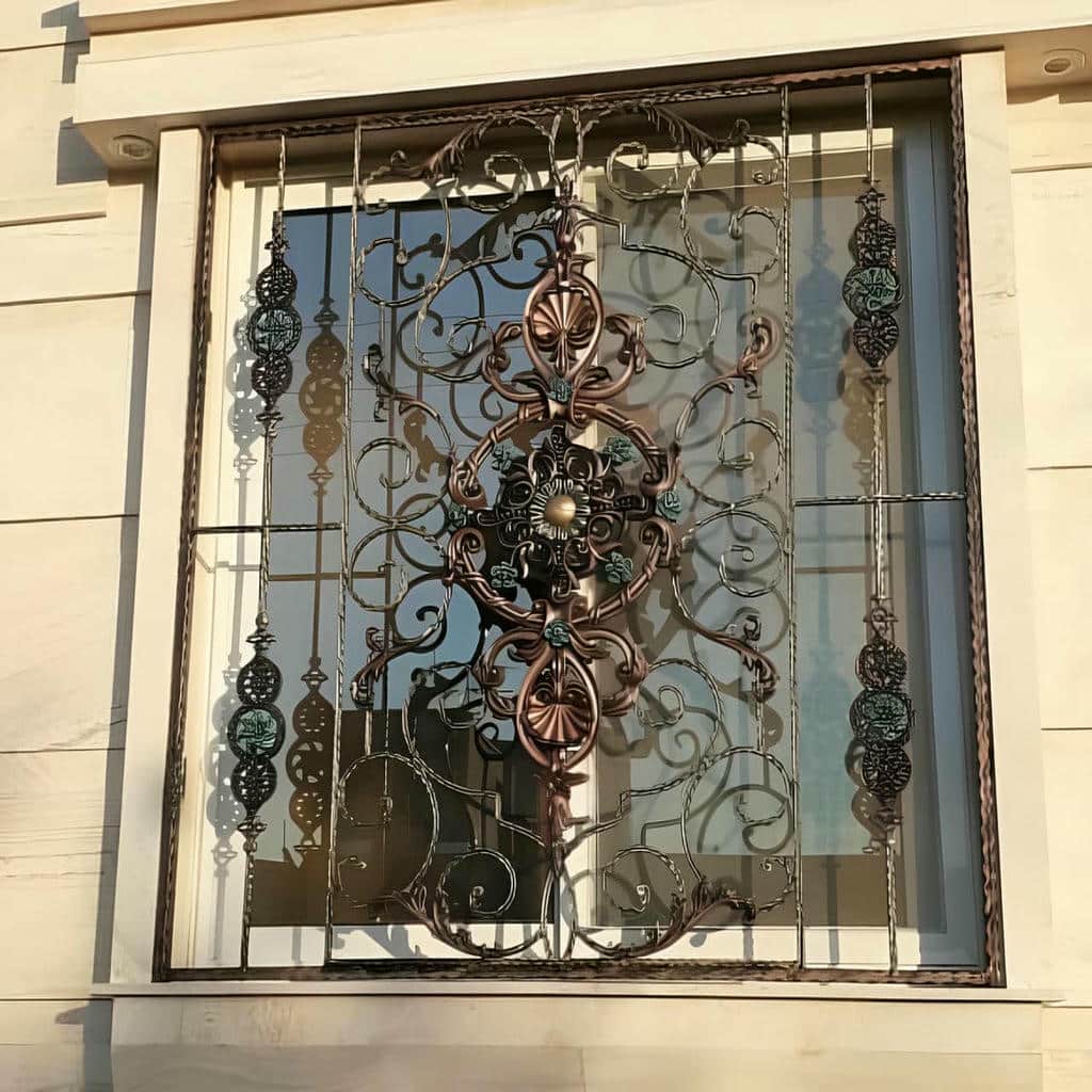 حفاظ پنجره با پوشش رنگ کوره‌ای