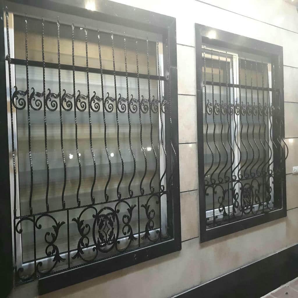 حفاظ پنجره ساده با خطوط عمودی در گرگان