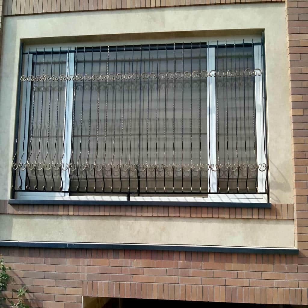 حفاظ پنجره ساده برای نمای آجری استان قزوین حفاظ پنجره ساده برای نمای آجری استان قزوین