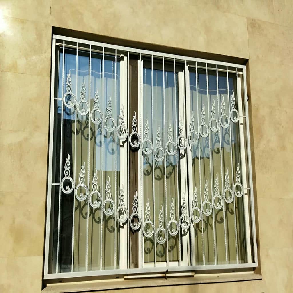 حفاظ پنجره سفارشی سفید در گرگان