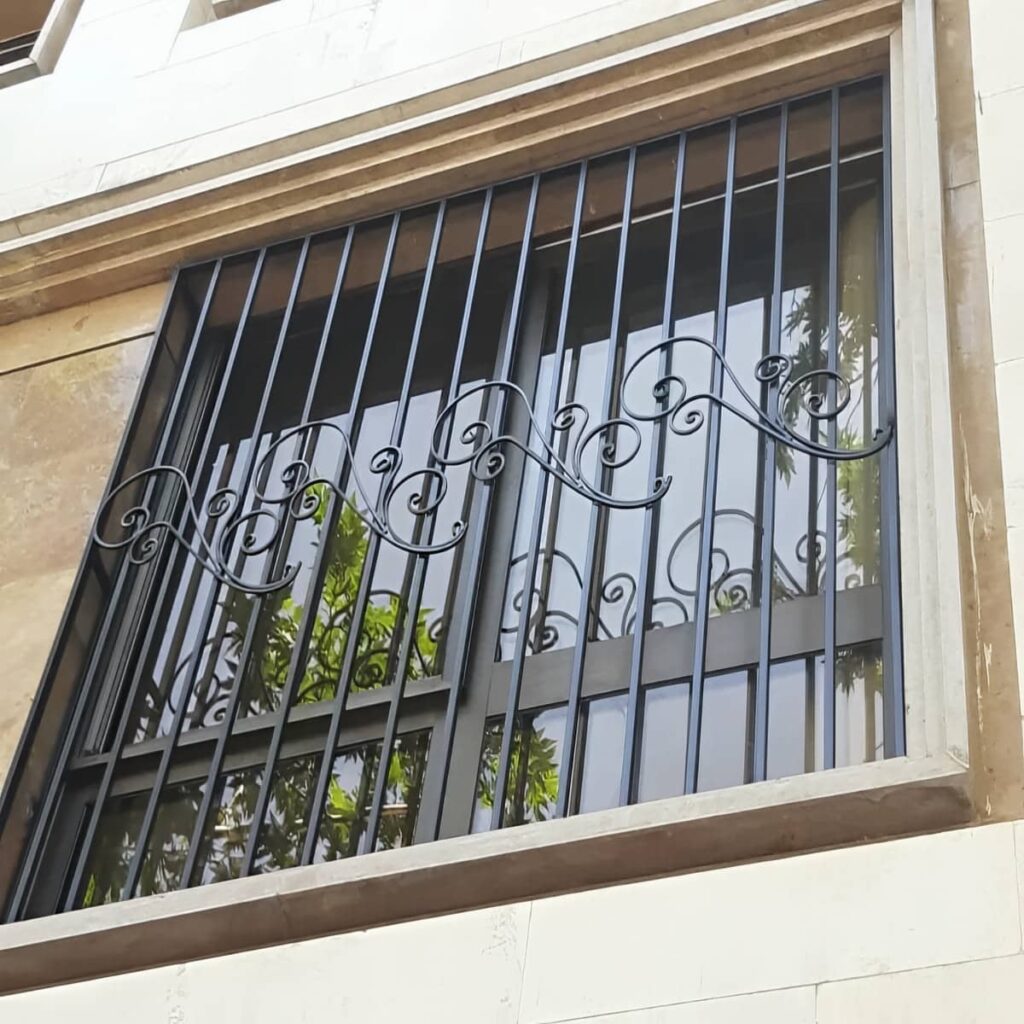حفاظ پنجره سفارشی هماهنگ با نمای سنگی