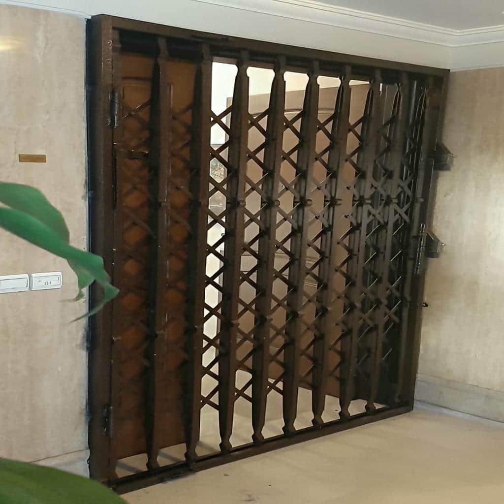 درب آکاردئونی در یزد با قفل مرکزی درب آکاردئونی در یزد با قفل مرکزی