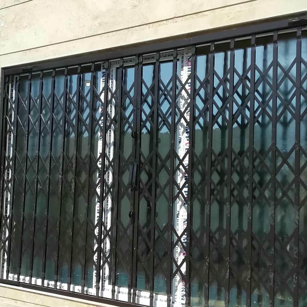 درب آکاردئونی فلزی ایلام برای ورودی آپارتمان