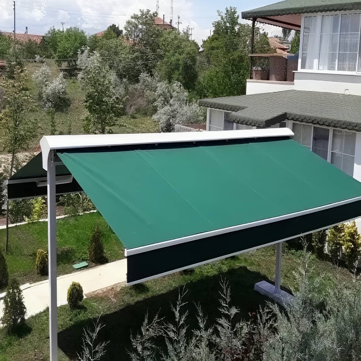 سایبان برقی در استان اصفهان با پارچه کرم