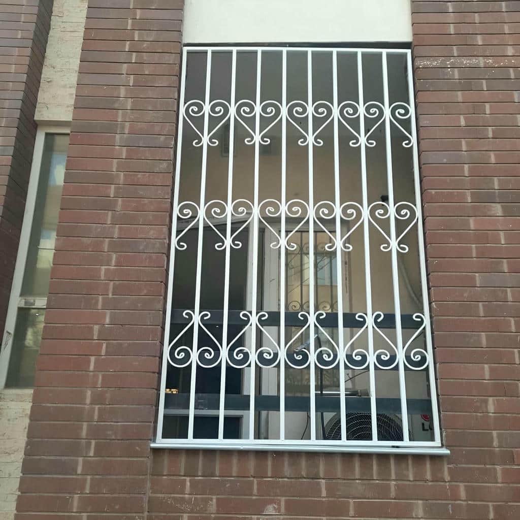 محافظ پنجره فلزی قزوین با طرح هندسی محافظ پنجره فلزی قزوین با طرح هندسی