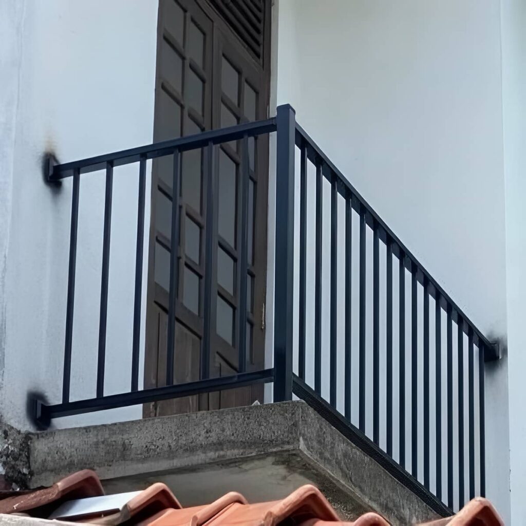 نرده بالکن سفارشی برای تراس باریک