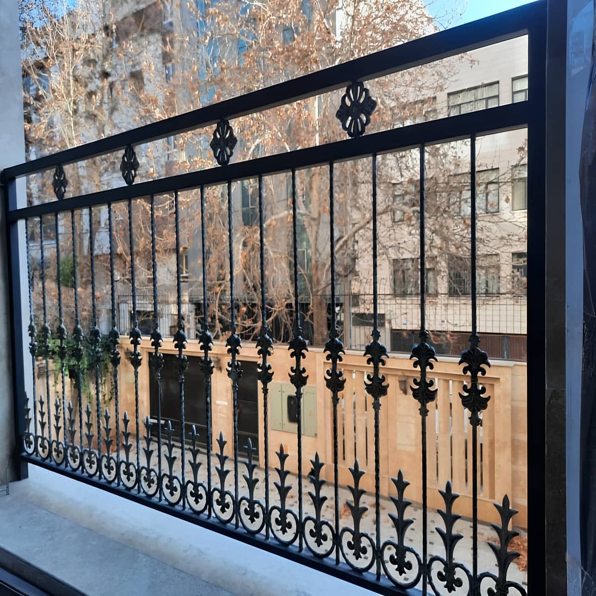 نرده بالکن فلزی مشکی در استان آذربایجان غربی