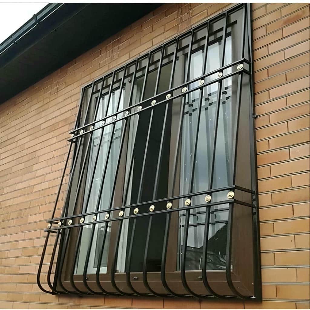 نرده پنجره با خطوط عمودی ساده