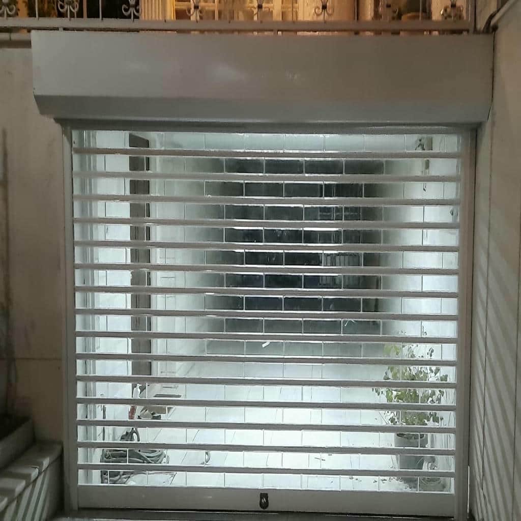 کرکره برقی ریموت دار برای ورودی مغازه