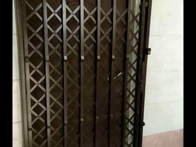 مرکز تخصصی فروش و سفارش حفاظ درب آکاردئونی در استان قم