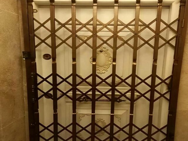 مرکز عرضه حفاظ درب آکاردئونی در کرمانشاه و حومه