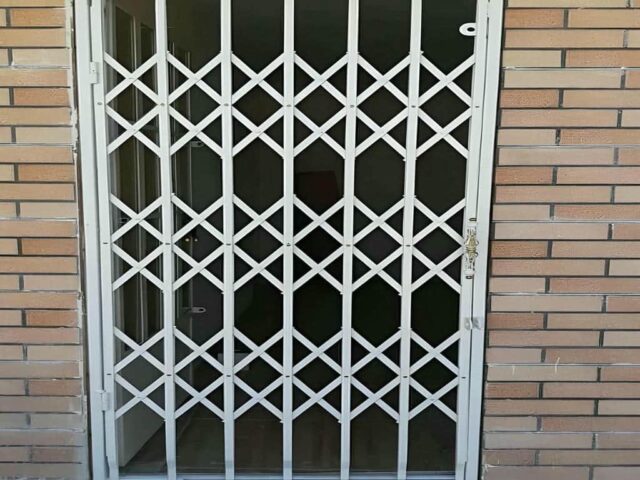مرکز فروش و سفارش حفاظ درب آکاردئونی در ارومیه و حومه