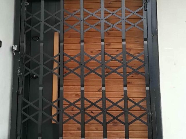 مرکز تخصصی فروش حفاظ درب آکاردئونی برای تهران و حومه
